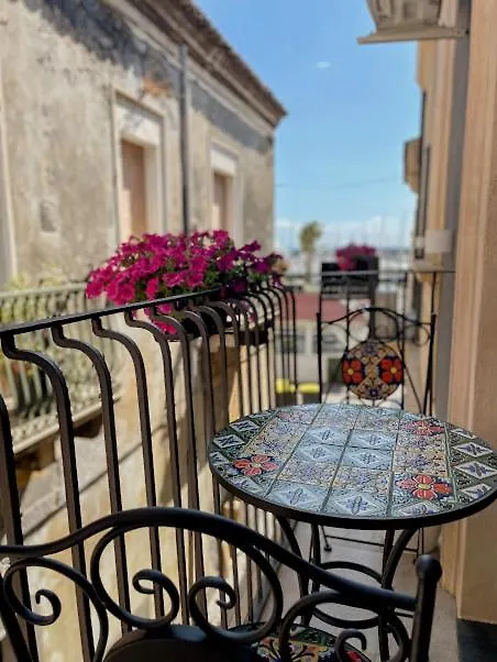 La Vie Fuille Bed And Breakfast Riposto Bed & Breakfast